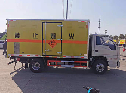 鹤城爆破器材运输车