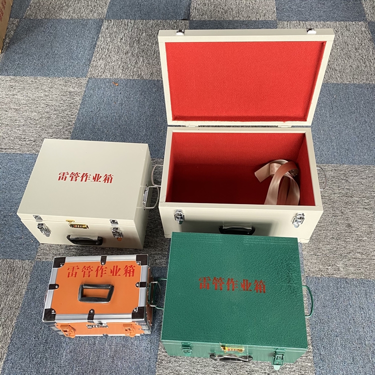 鹤城爆破工程作业箱如何选择？玻璃钢与传统材质的全面对比